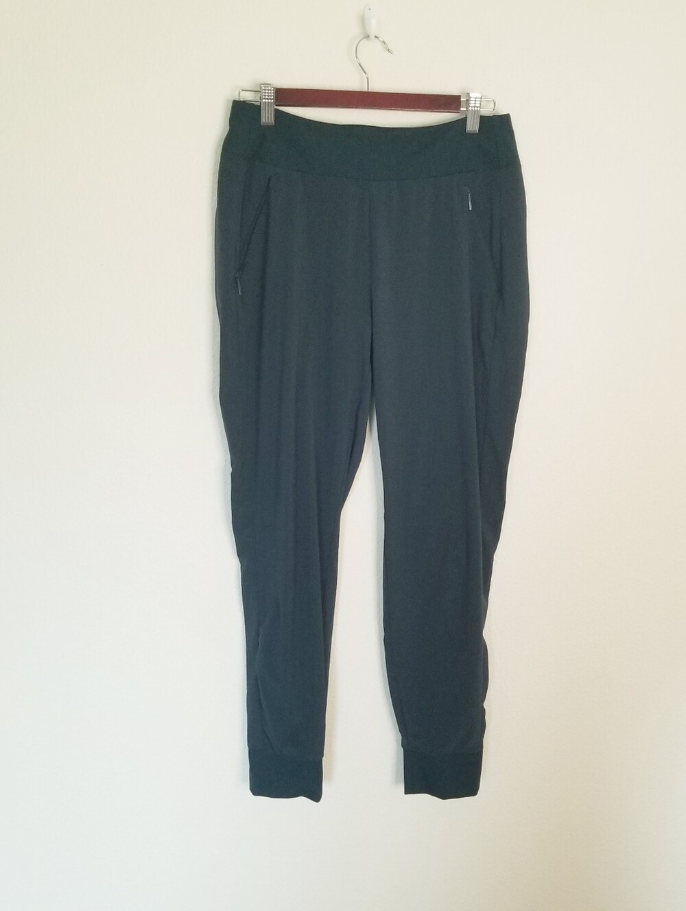 Athleta Polyester Jogger Spruce Color Zip Pockets Mid rise 8